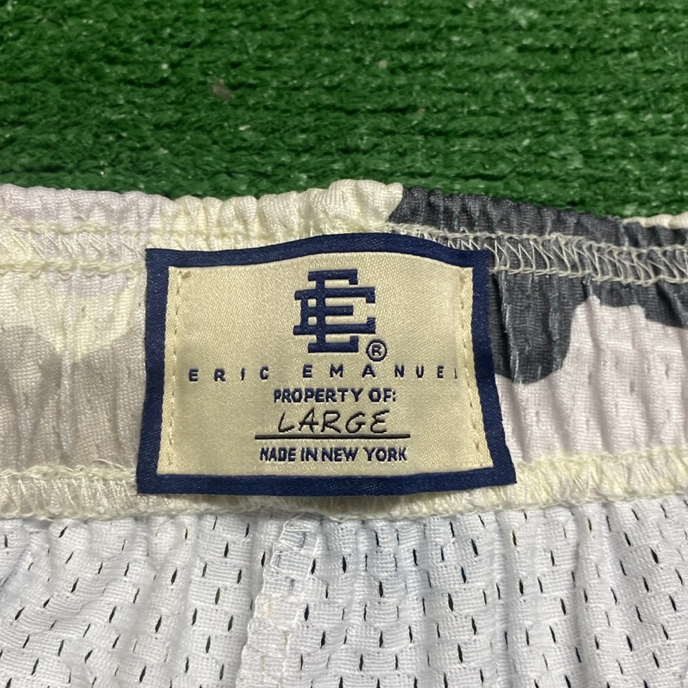 EE shorts basic size large - Picture 4 of 5